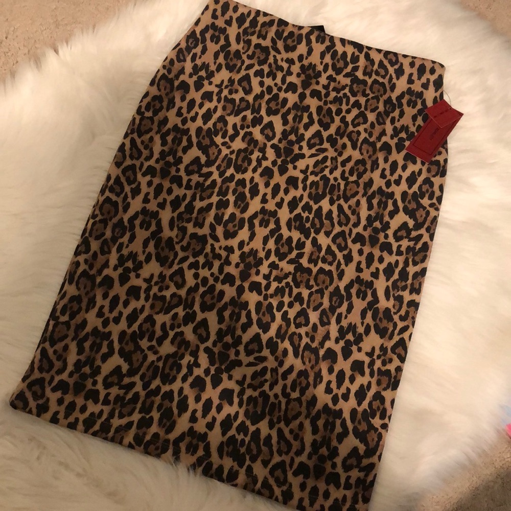Bold Leopard skirt